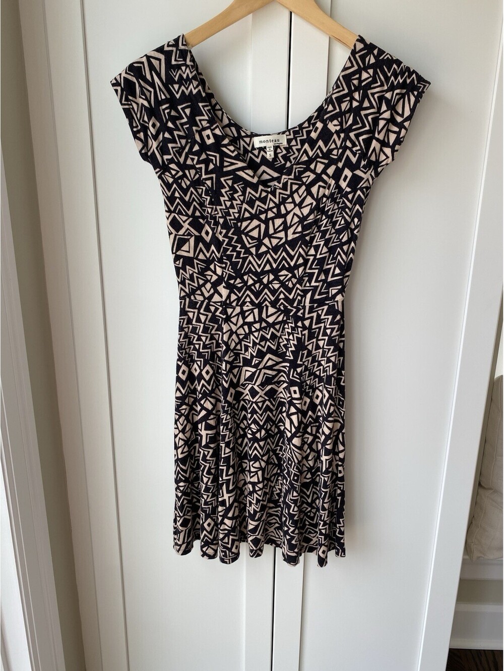 Monteau Black Tan Batik Stretch V-Neck Short Sleeve Empire Dress Women Small